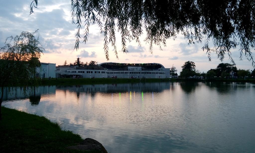 Apartament Gia บาทูมิ ภายนอก รูปภาพ
